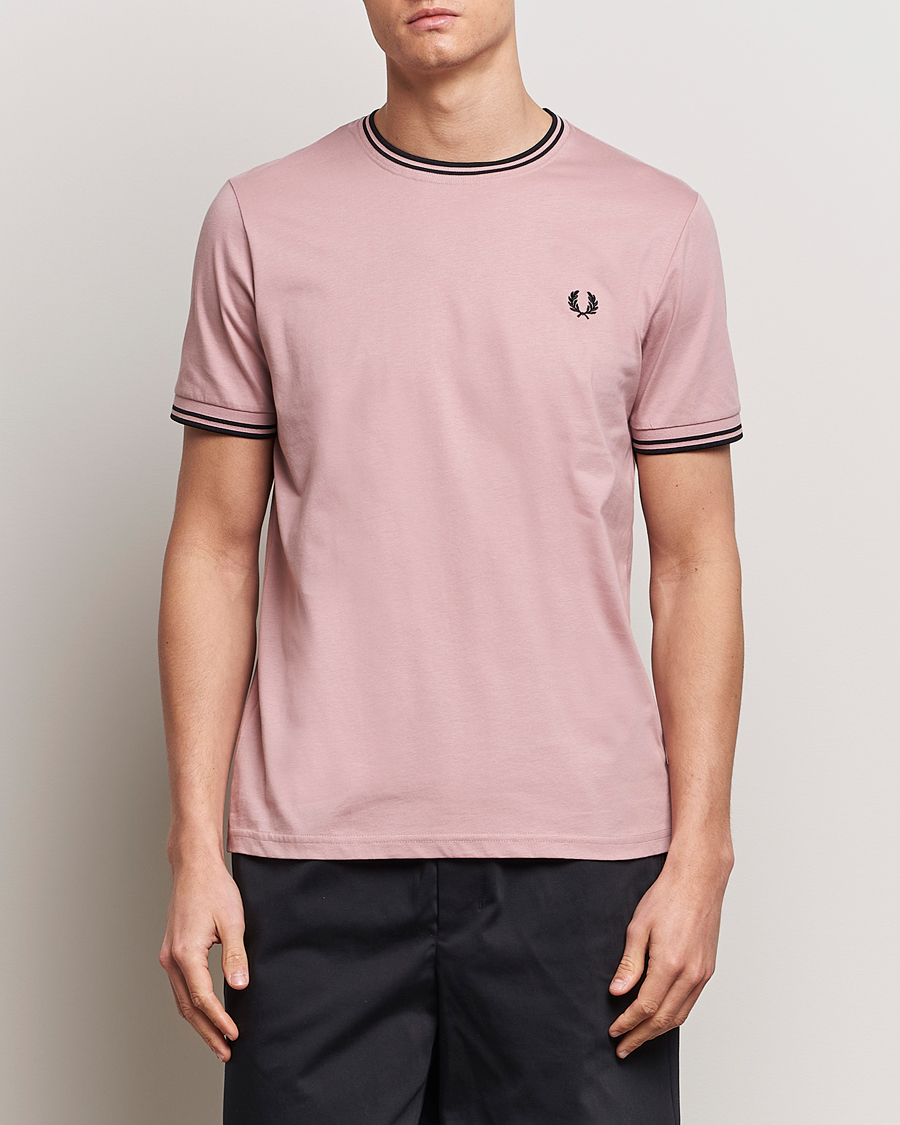 Mies | Uutuudet | Fred Perry | Twin Tipped T-Shirt Dusty Rose Pink