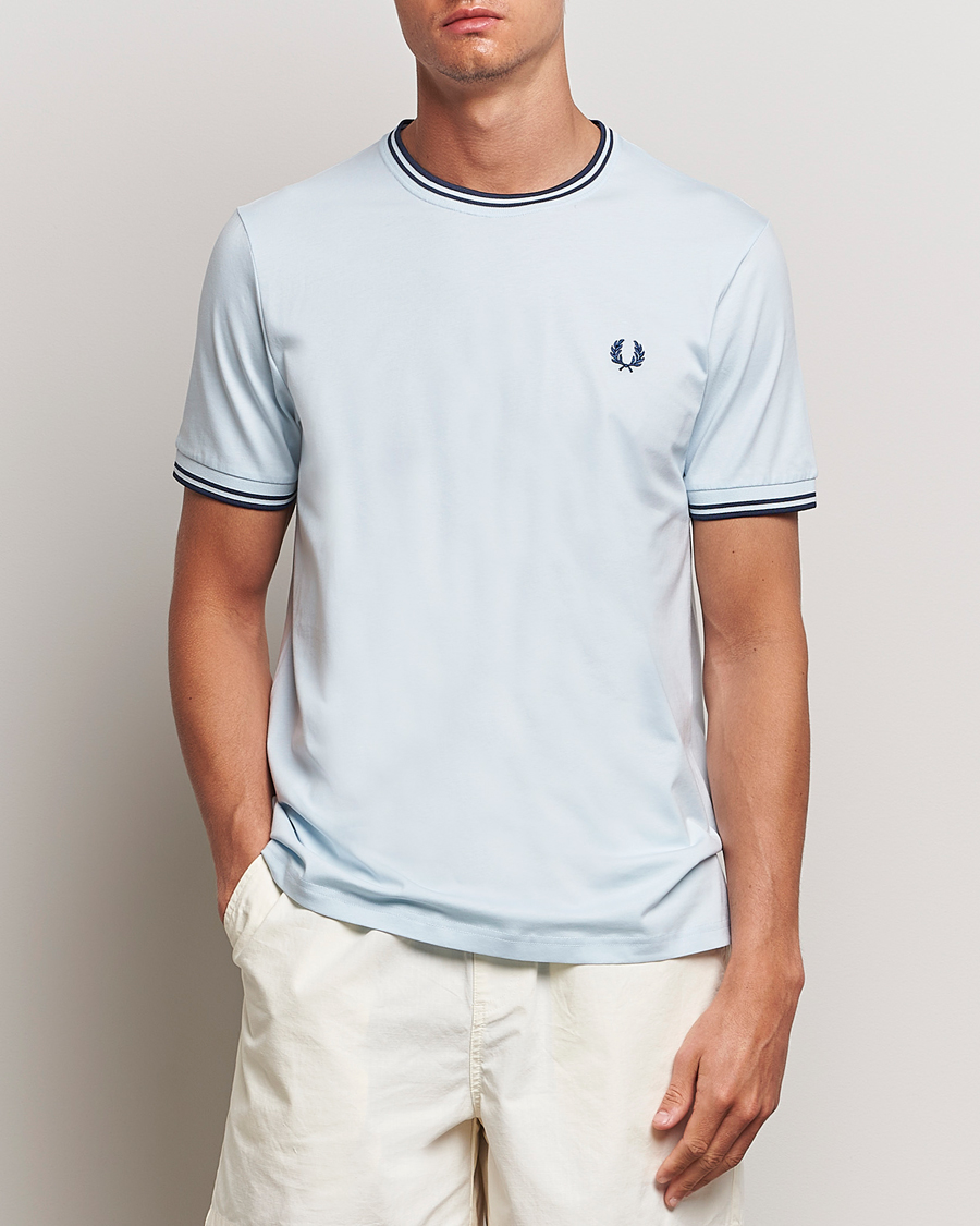 Mies |  | Fred Perry | Twin Tipped T-Shirt Light Ice