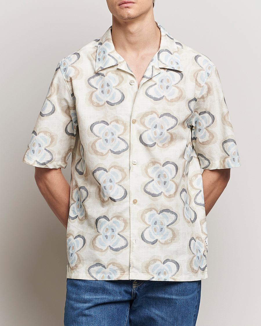 Mies | Kauluspaidat | NN07 | Ole Printed Short Sleeve Shirt Ecru Multi
