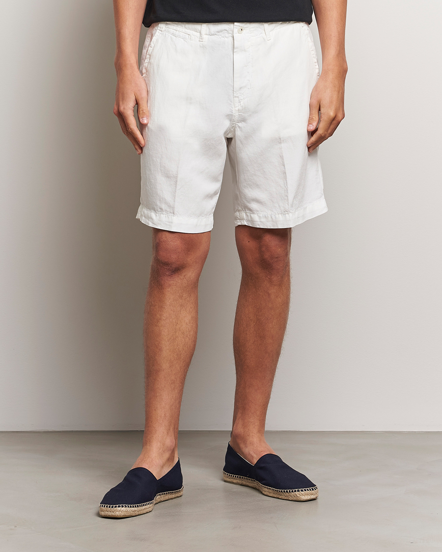 Mies | Shortsit | Oscar Jacobson | Poggio Washed Linen Shorts White