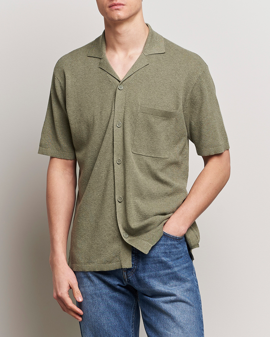 Mies | Kauluspaidat | A Day's March | Yamu Knitted Herringbone Shirt Olive