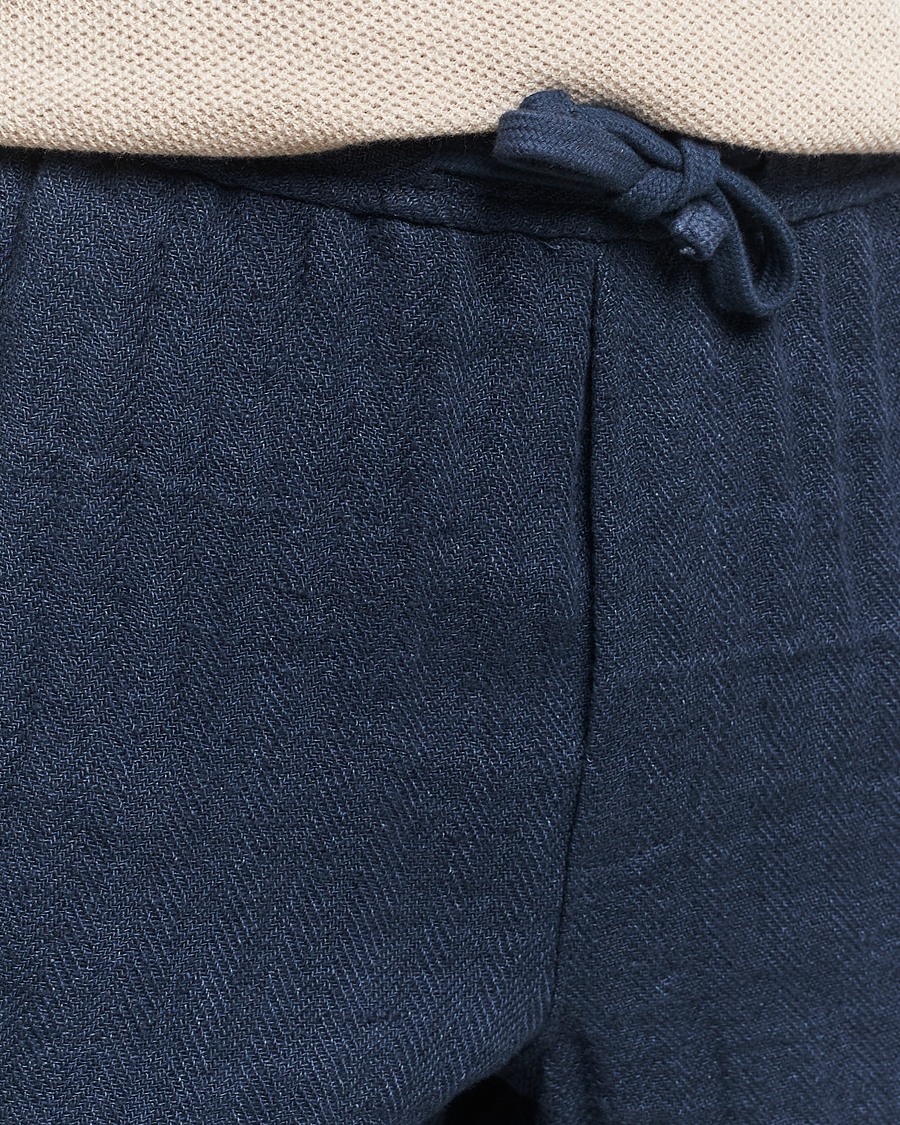 Mies | Shortsit | A Day's March | Ipu Herringbone Linen Drawstring Shorts Indigo Blue