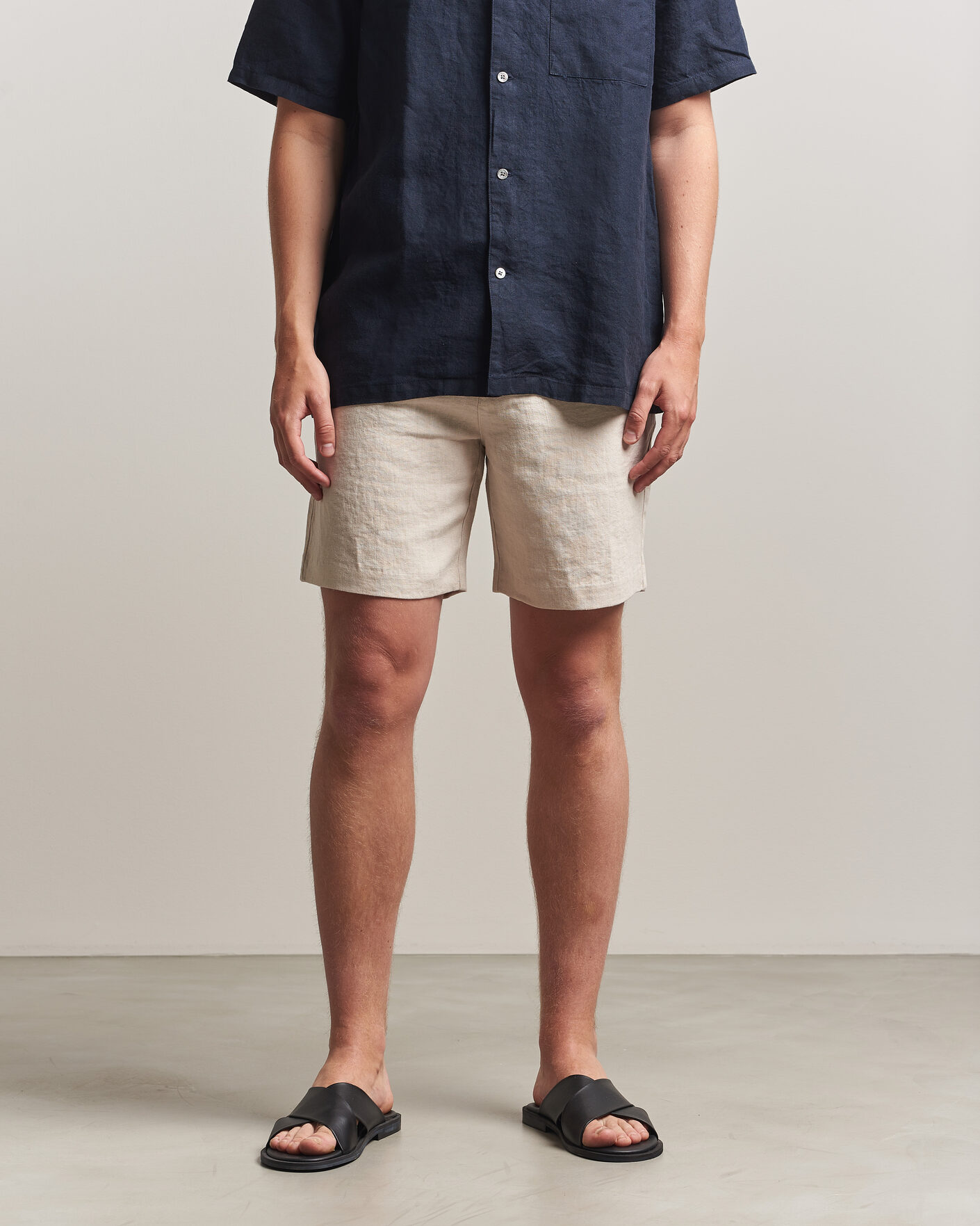 Mies | Shortsit | A Day's March | Luny Linen Shorts Oyster