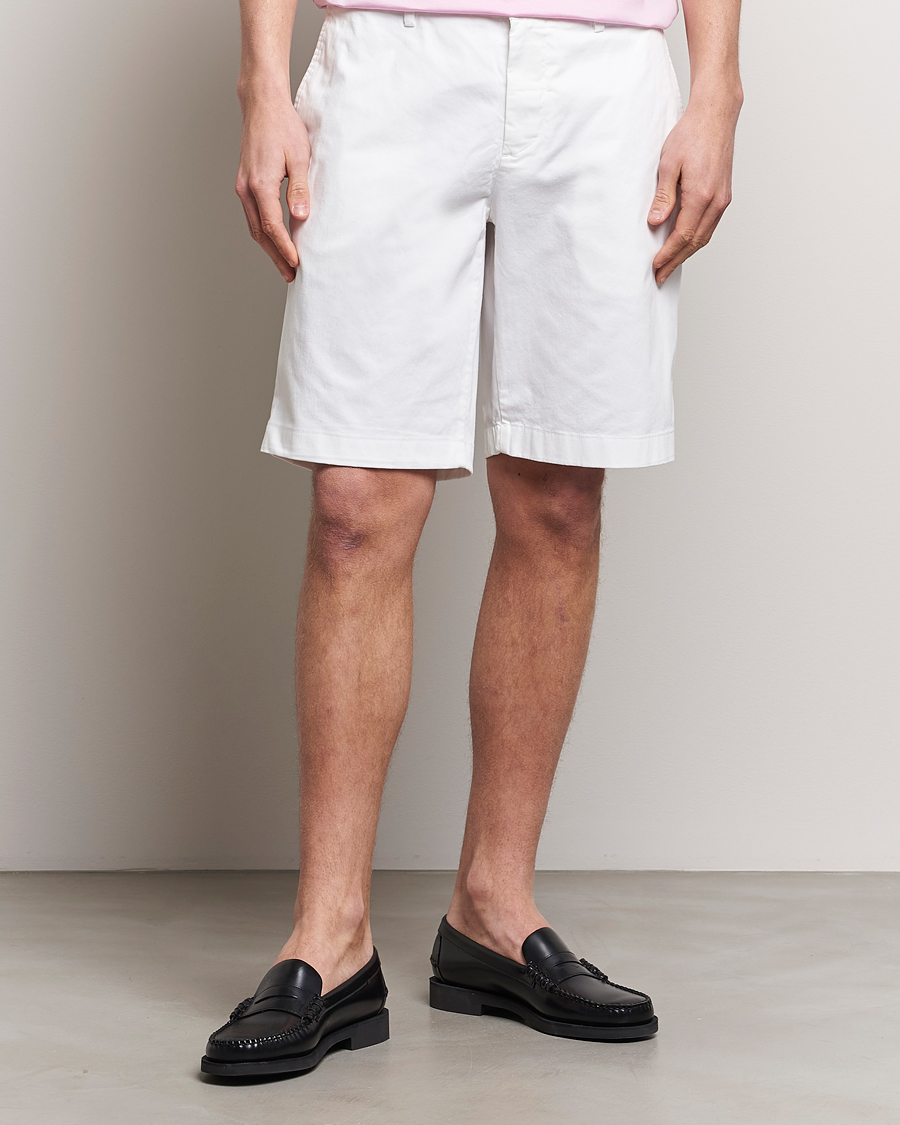 Mies | Shortsit | J.Lindeberg | Nathan Cloud Satin Shorts White