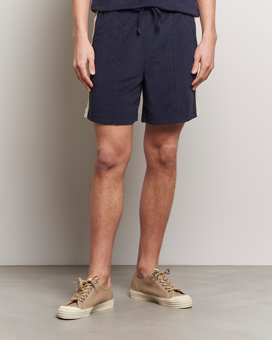 Mies | Shortsit | GANT | Towelling Shorts Evening Blue