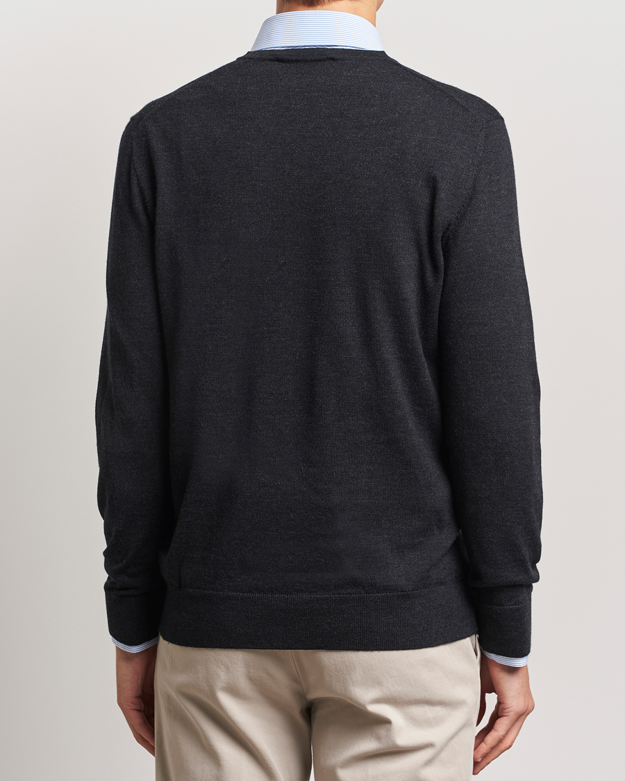 Mies | Puserot | Charles Tyrwhitt | Pure Merino V-Neck Jumper Dark Charcoal