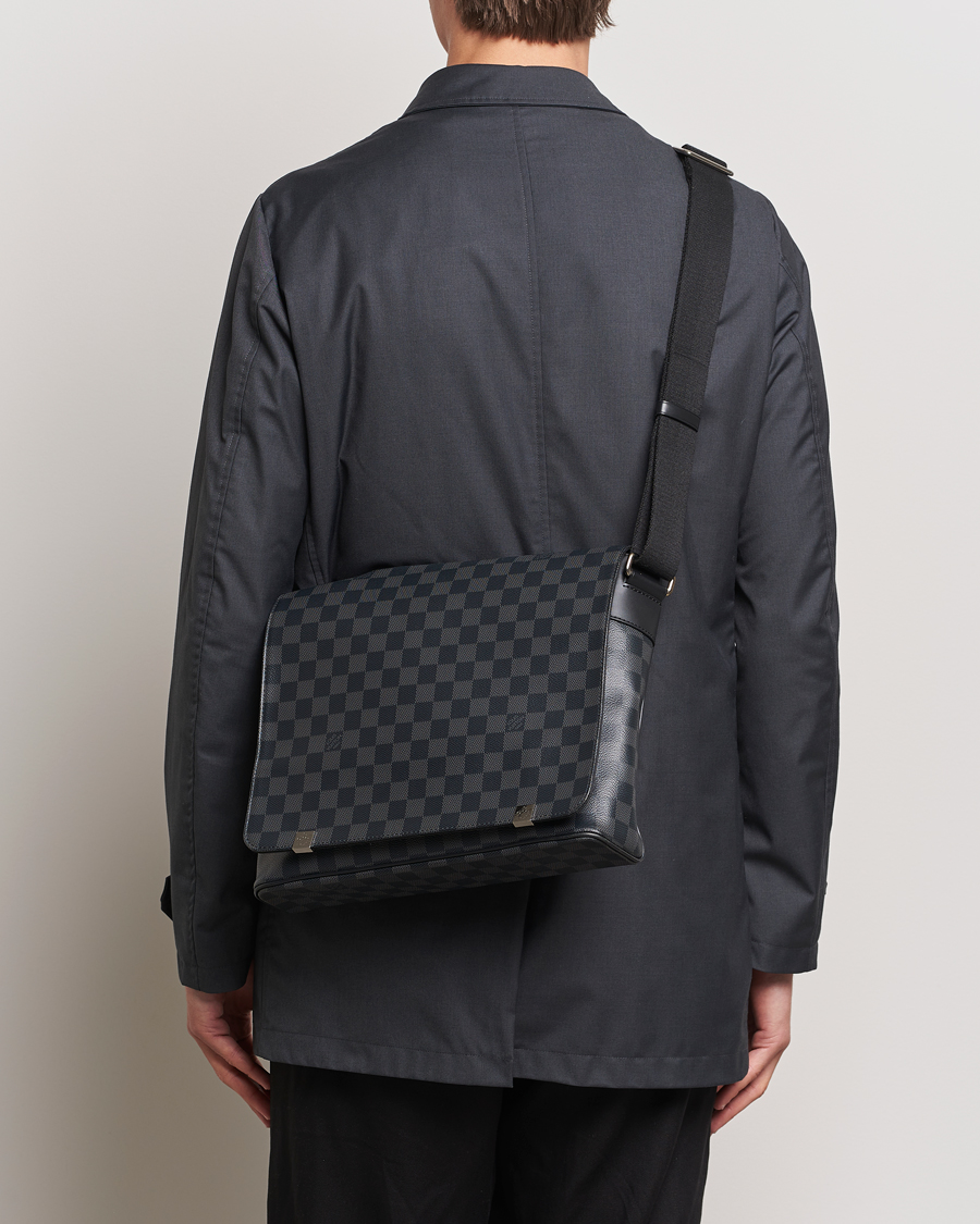Mies | Pre-Owned & Vintage Bags | Louis Vuitton Pre-Owned | District PM Messenger Bag Damier Graphite