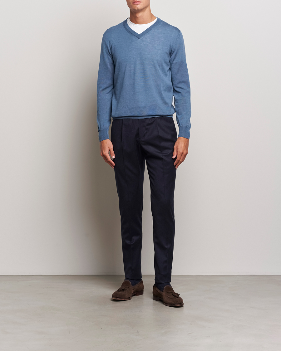 Mies | Puserot | Canali | Merino Wool V-Neck Light Blue