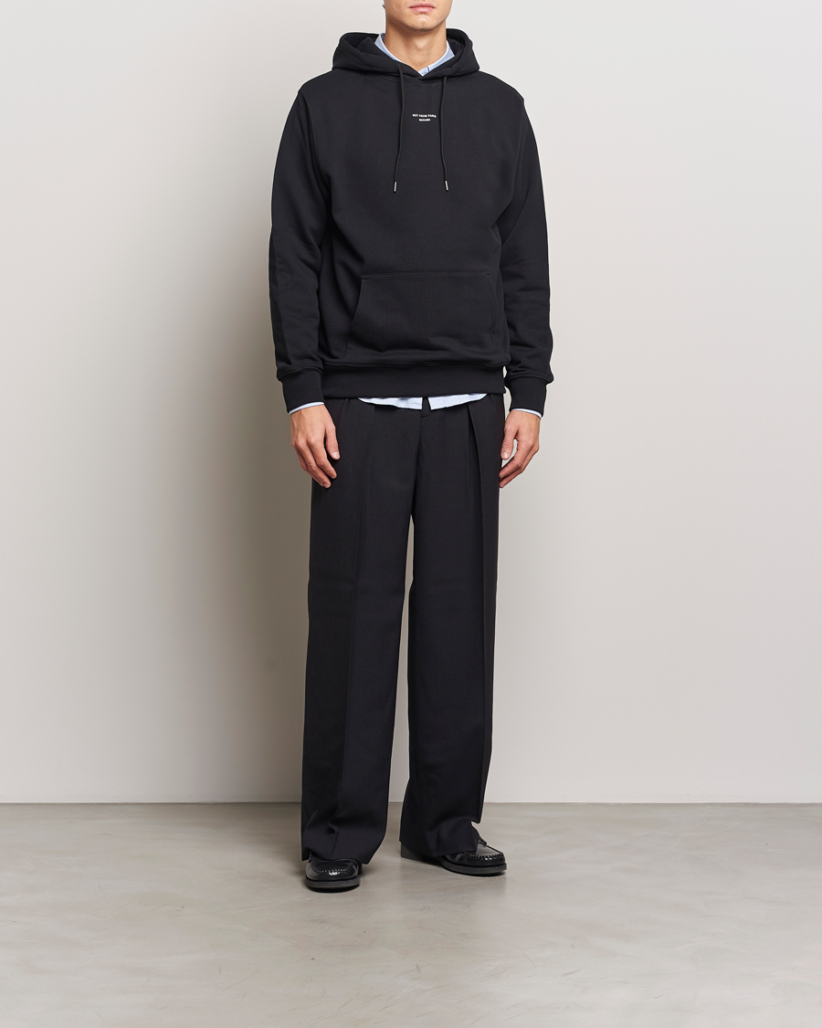 Mies | Puserot | Drôle de Monsieur | Classic Slogan Hoodie Black