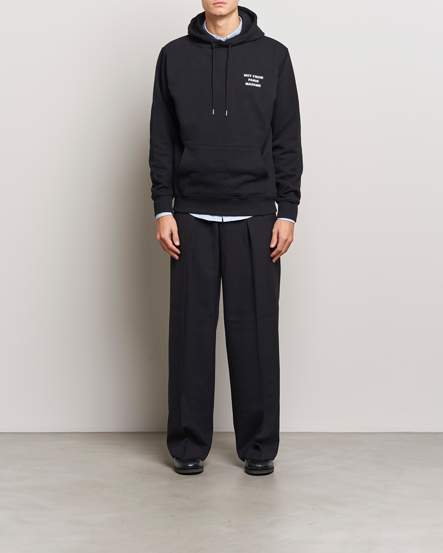 Mies | Puserot | Drôle de Monsieur | Slogan Hoodie Black