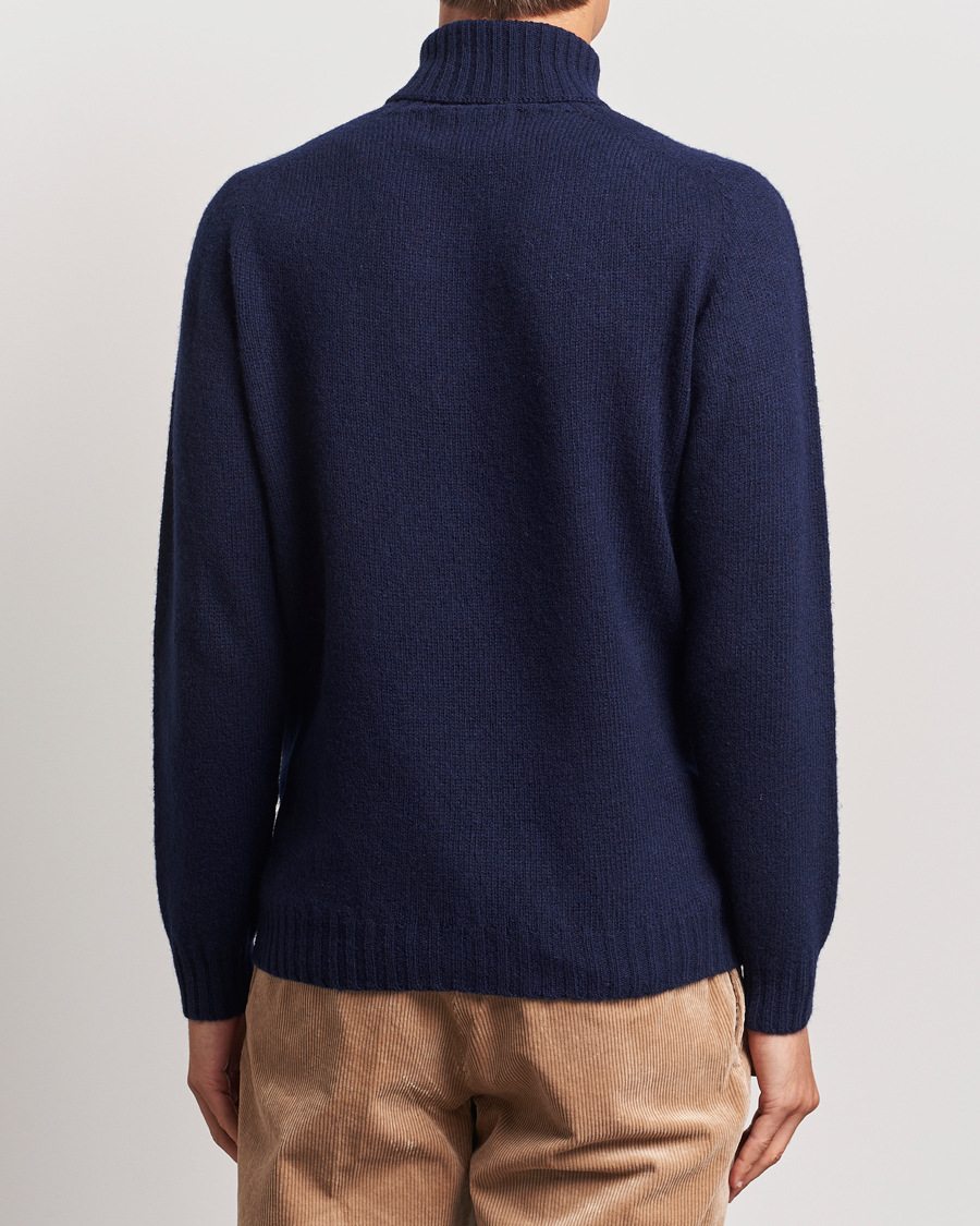 Mies | Puserot | Harley Of Scotland | Supersoft Lambswool Rollneck Navy