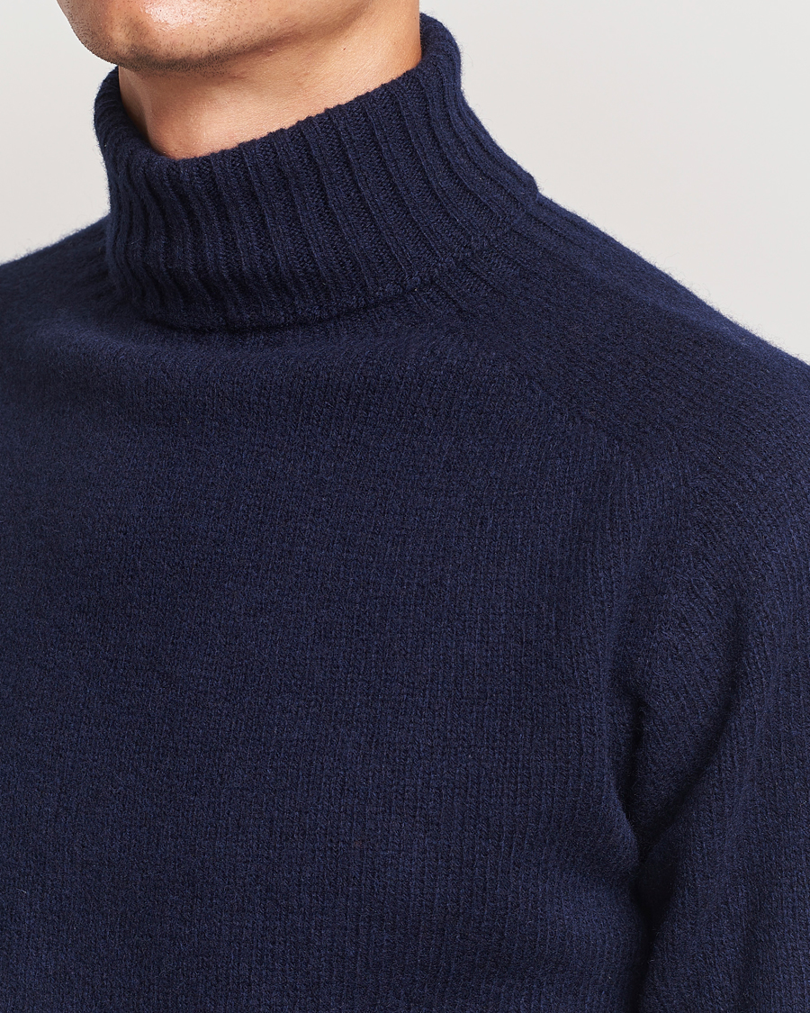Mies | Puserot | Harley Of Scotland | Supersoft Lambswool Rollneck Navy