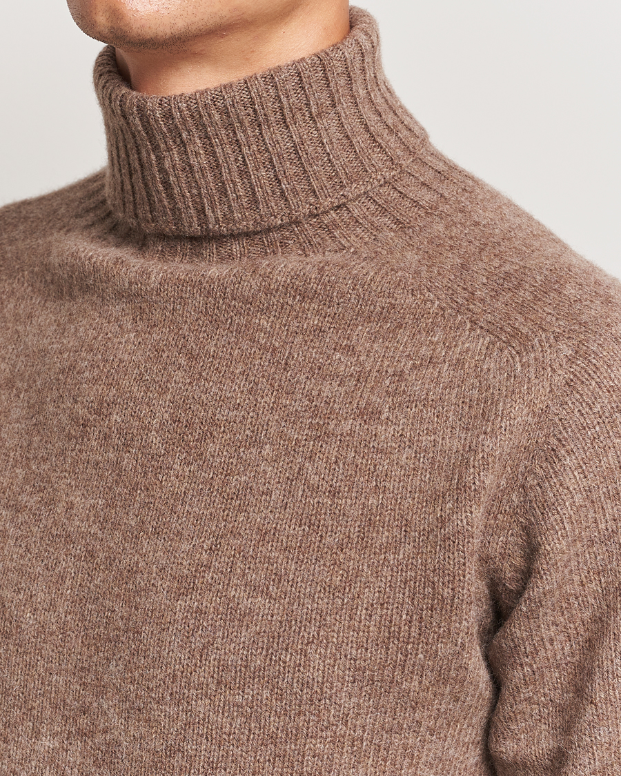 Mies | Puserot | Harley Of Scotland | Supersoft Lambswool Rollneck Nutmeg Brown