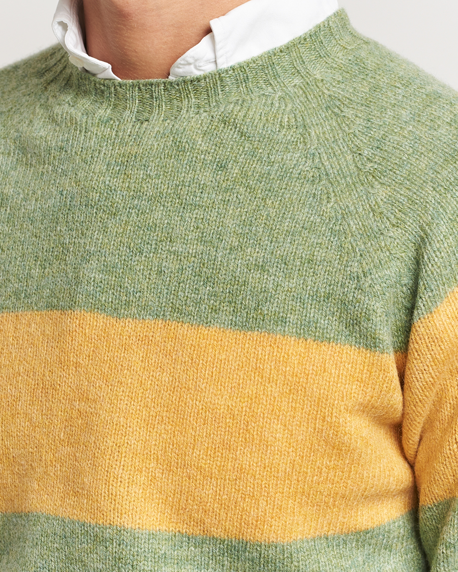 Mies | Puserot | Harley Of Scotland | Block Stripe Lambswool Crewneck Yellow/Green