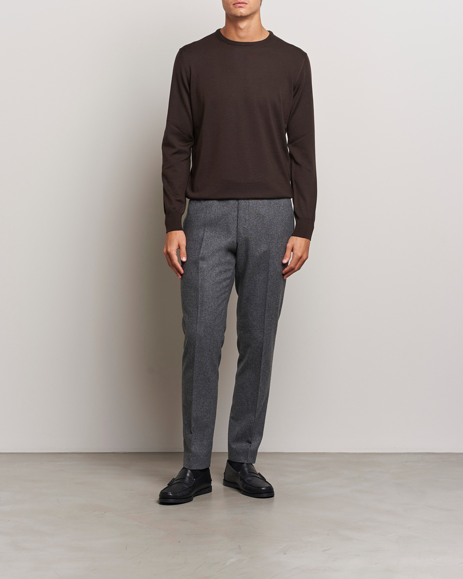 Mies | Puserot | Morgano | Extra Fine Merino Wool Crewneck Dark Brown