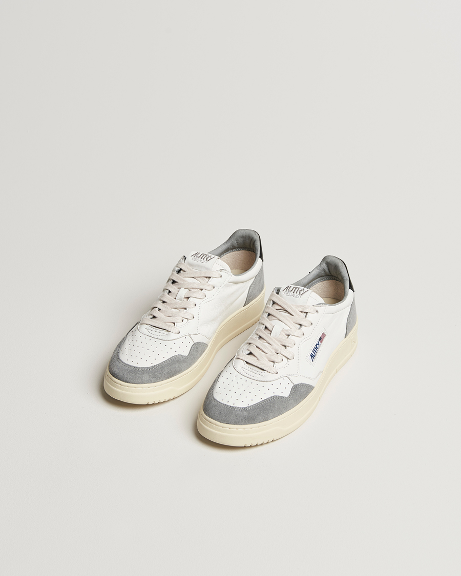 Mies | Autry Medalist Low Goat Leather/Suede Sneaker Grey/Black | Autry | Medalist Low Goat Leather/Suede Sneaker Grey/Black