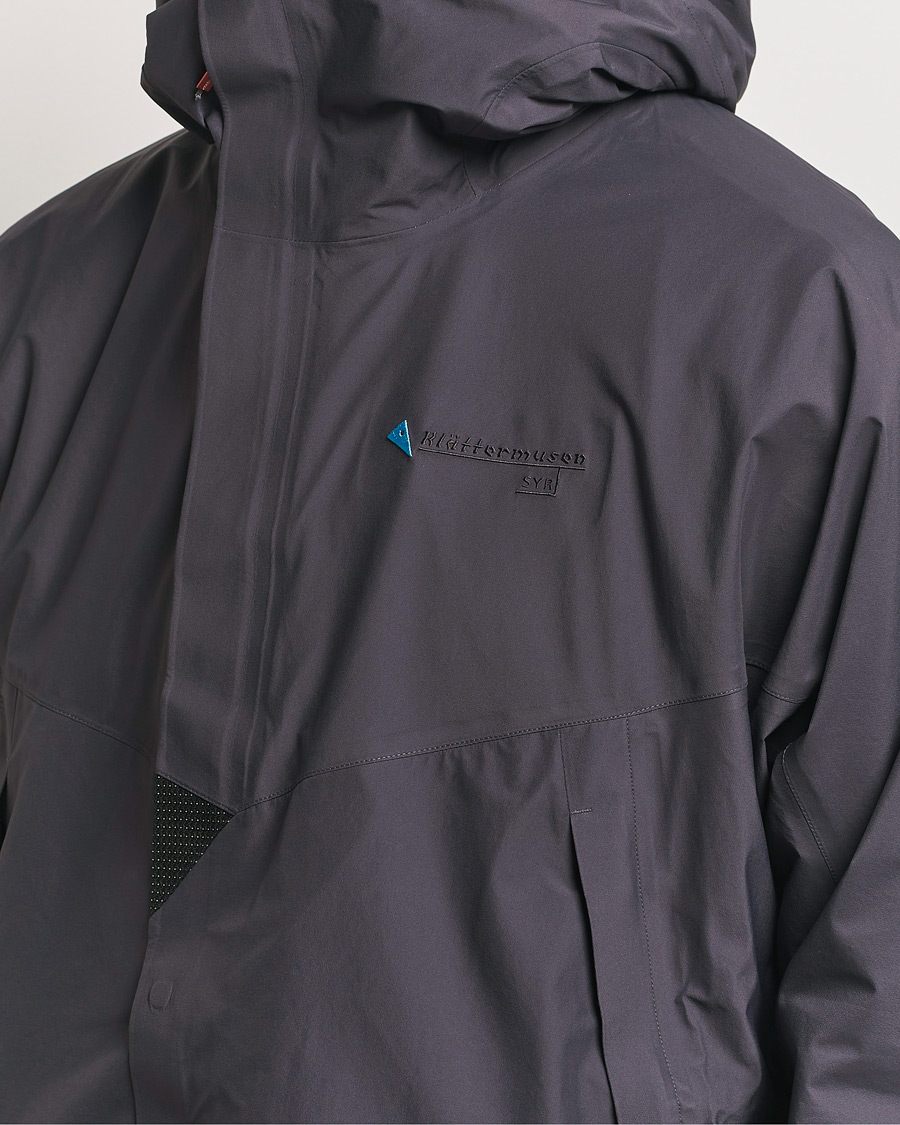 Mies | Takit | Klättermusen | Syr Waterproof Hood Parka Raven