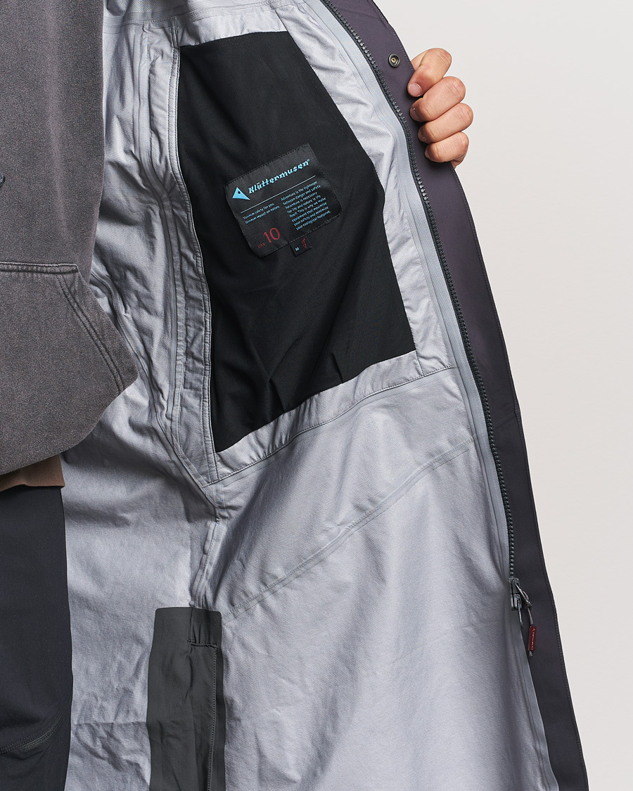 Mies | Takit | Klättermusen | Syr Waterproof Hood Parka Raven