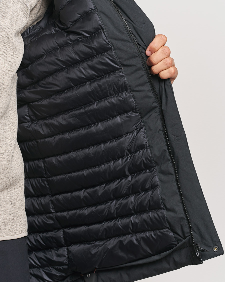 Mies | Takit | Klättermusen | Aud Waterproof Down Jacket Pitch Black