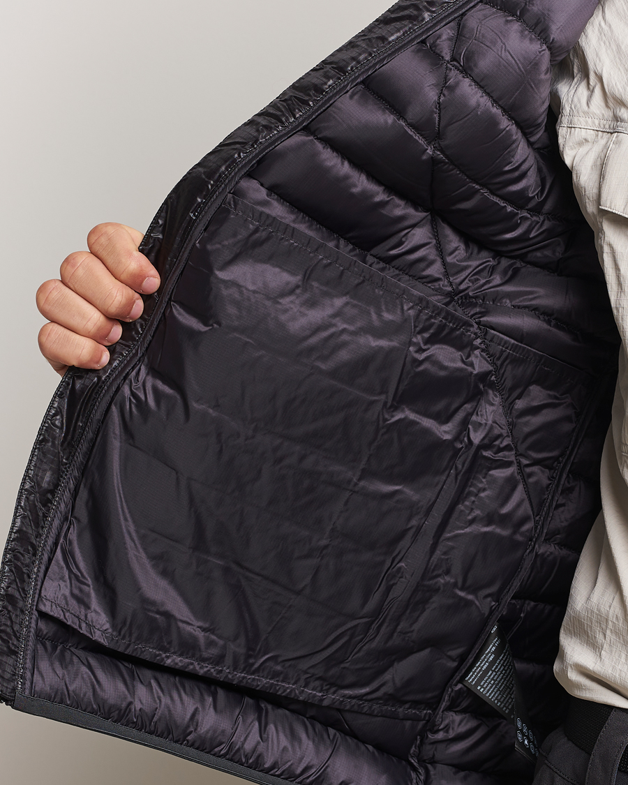 Mies | Takit | Klättermusen | Lopt Lightweight Down Vest Raven