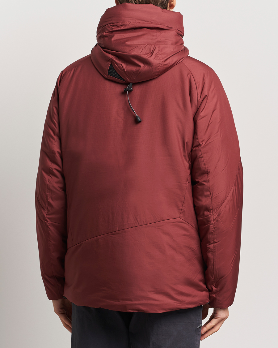 Mies | Takit | Klättermusen | Lödyn Insulated Jacket Madder Red