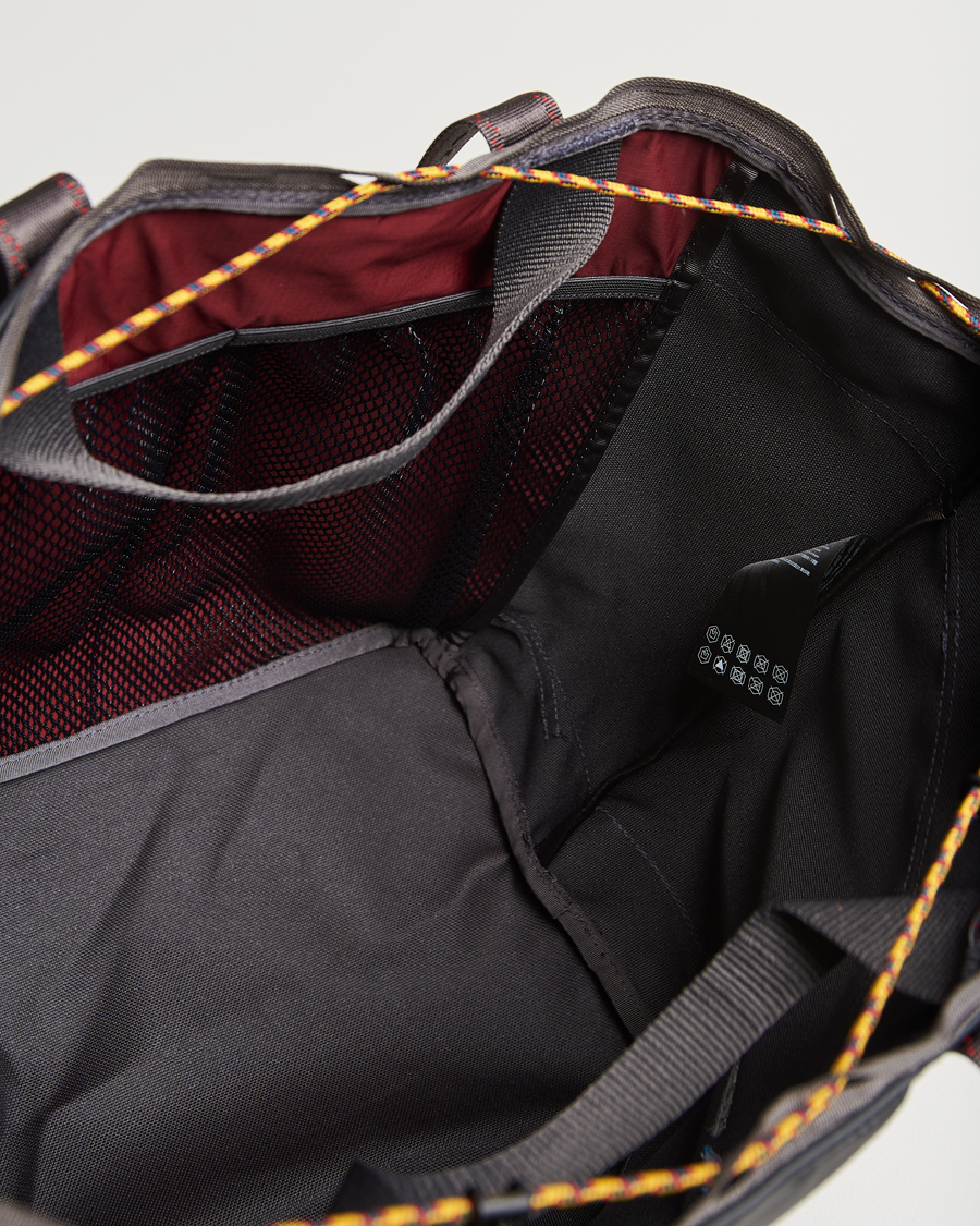 Mies | Laukut | Klättermusen | Eljudner 25L Tote Bag Raven