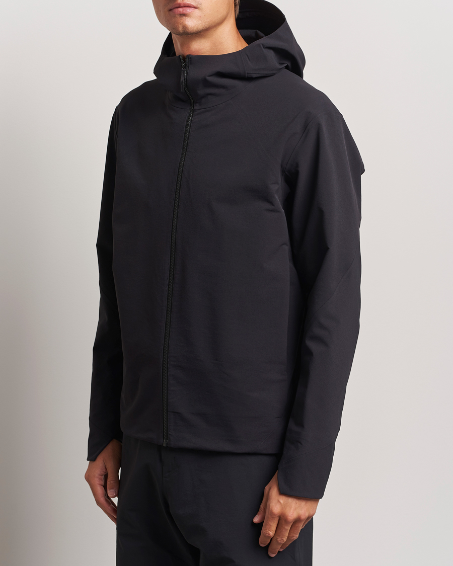 Mies | Takit | Arc'teryx Veilance | Isogon GORE-TEX Hooded Shell Jacket Black