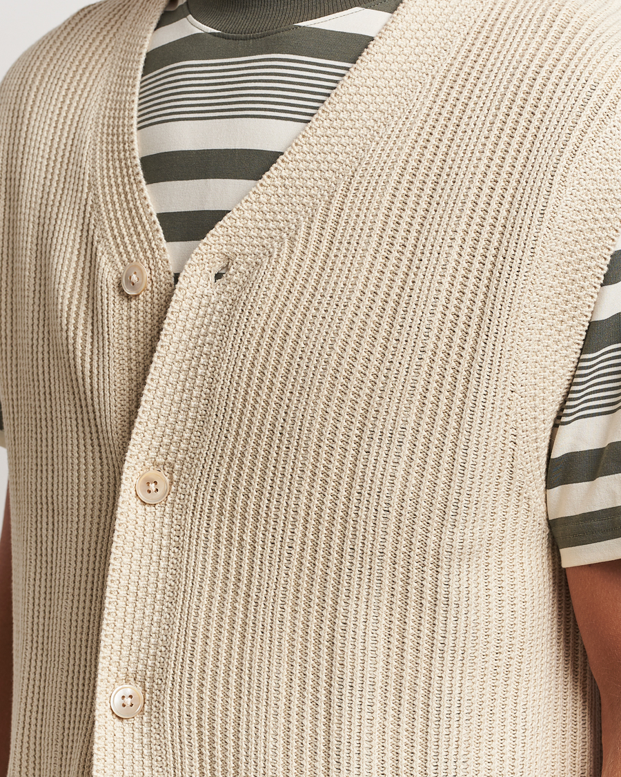 Mies | Puserot | NN07 | Reece Knitted Vest Ecru