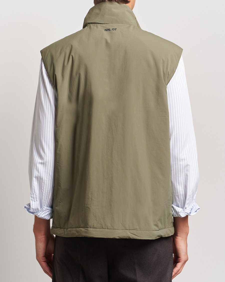 Mies | Takit | NN07 | Perry Nylon Padded Vest Capers Green