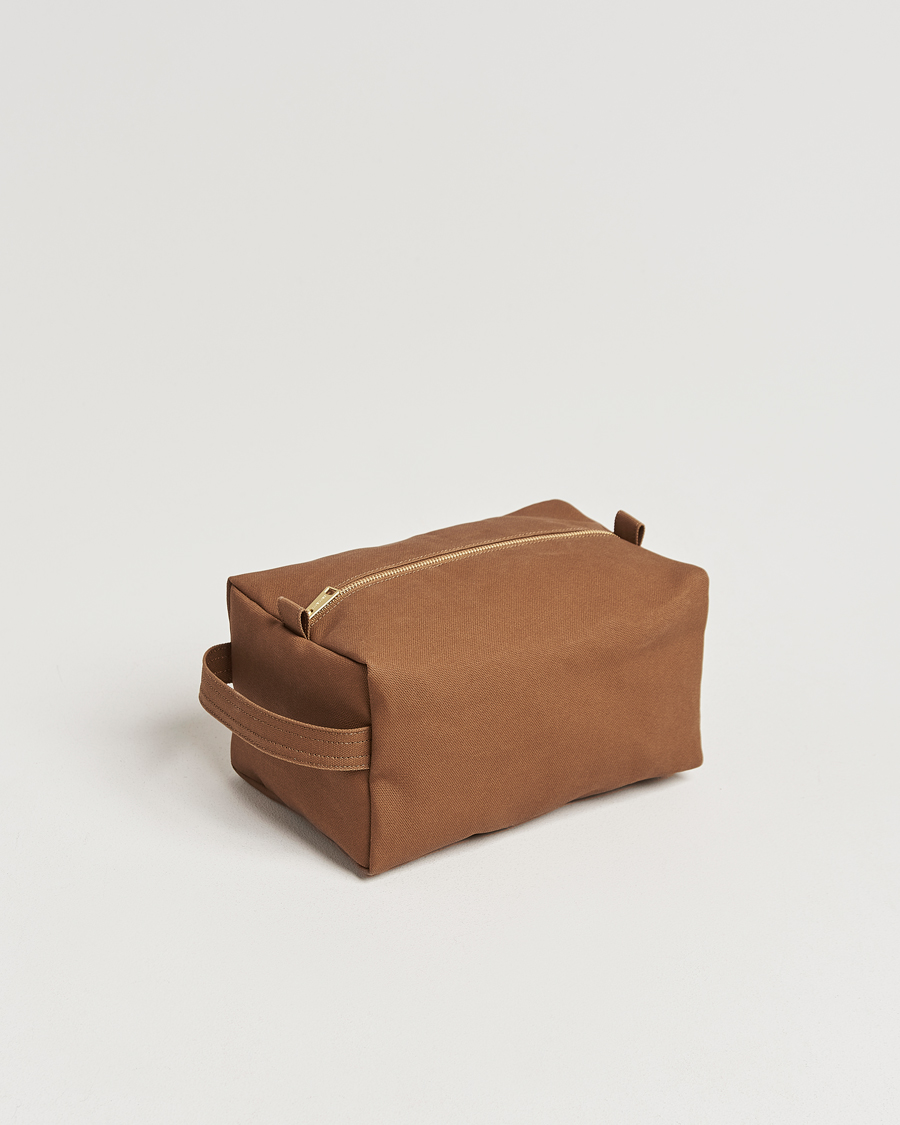 Mies | Carhartt WIP Canvas Washbag Hamilton Brown | Carhartt WIP | Canvas Washbag Hamilton Brown