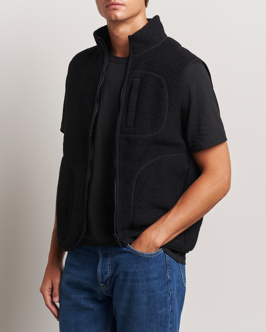 Mies | Ulkoliivit | J.Lindeberg | Duncan Wool Fleece Vest Black