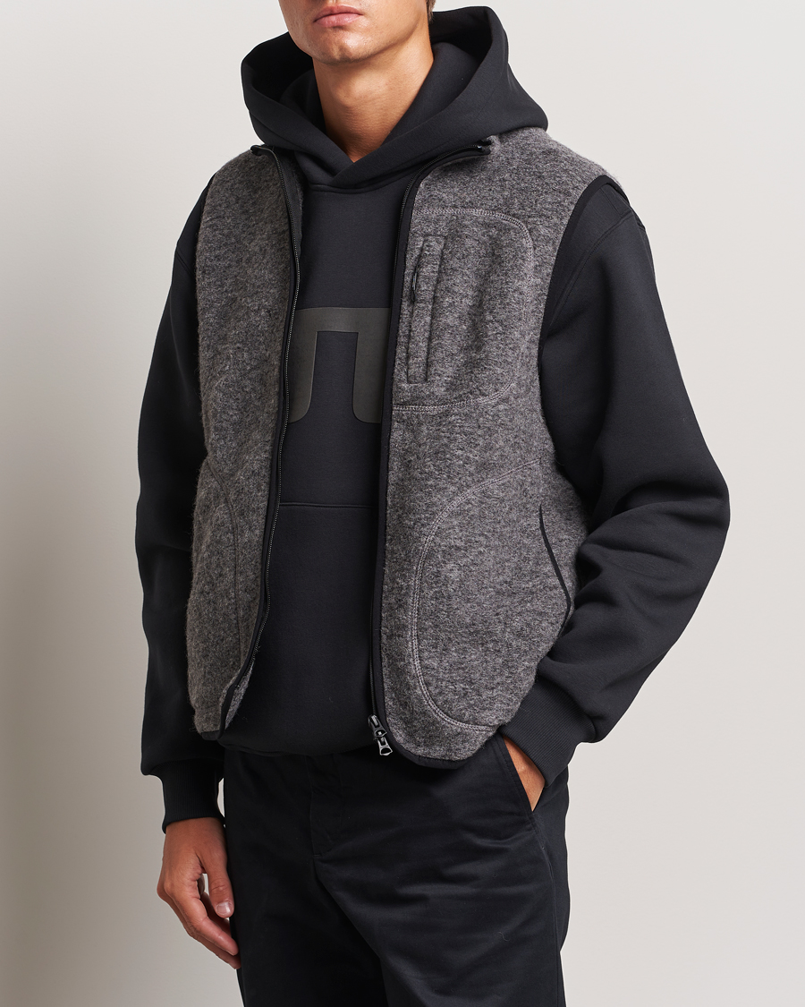 Mies | Ulkoliivit | J.Lindeberg | Duncan Wool Fleece Vest Light Grey Melange