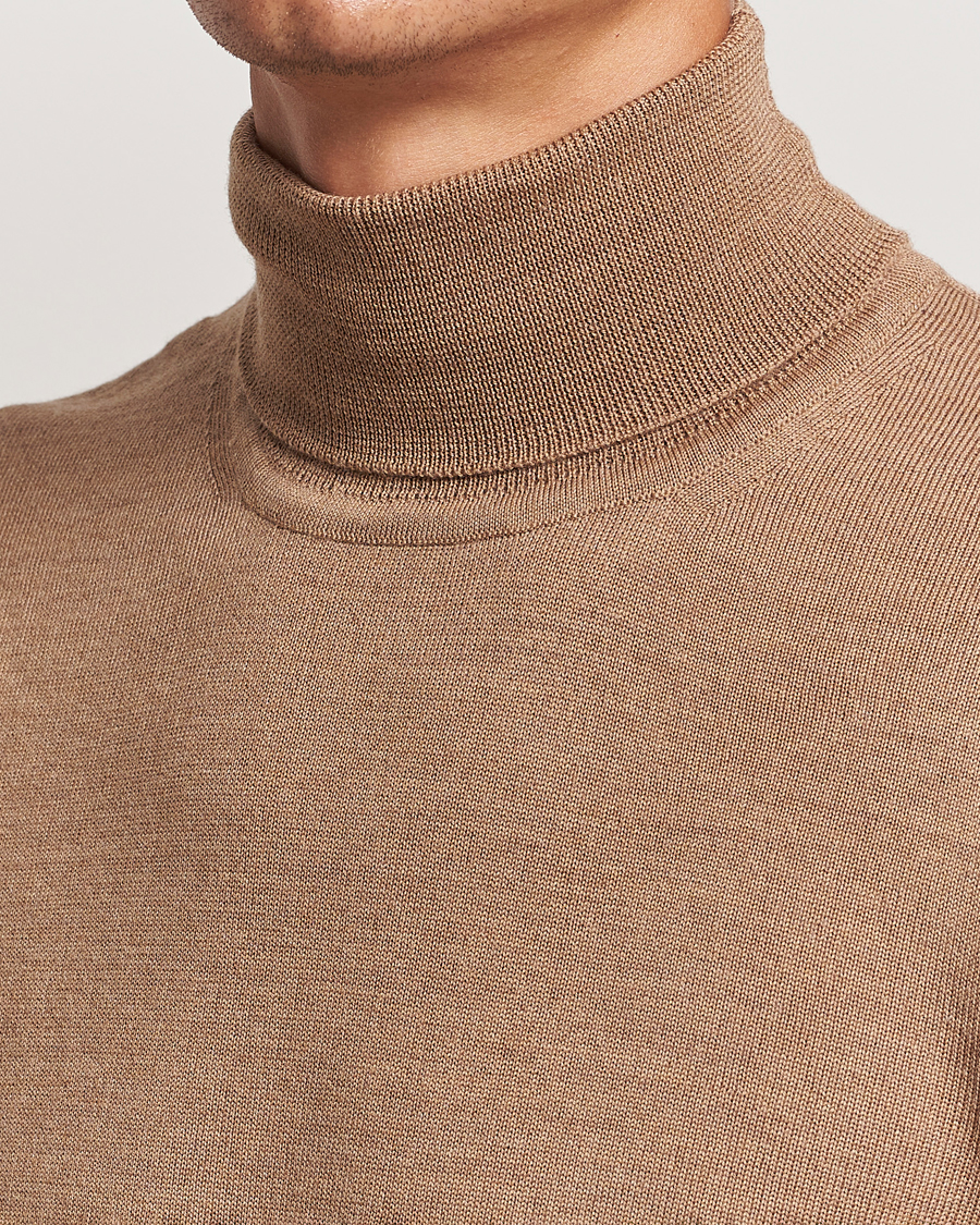 Mies | Puserot | J.Lindeberg | Kaden Merino Turtleneck Tiger Brown