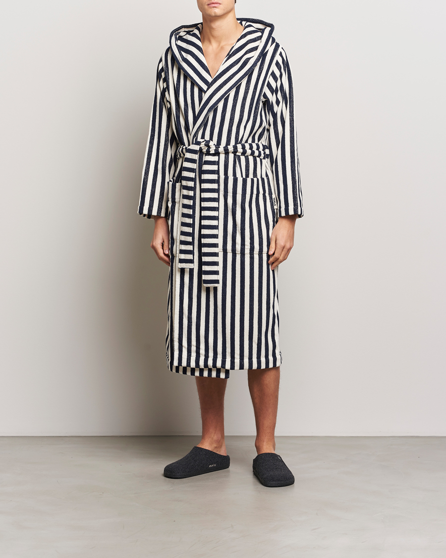 Mies | Yöpuvut ja kylpytakit | Tekla | Organic Terry Hooded Bathrobe Humbug Stripes