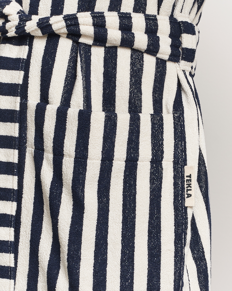 Mies | Yöpuvut ja kylpytakit | Tekla | Organic Terry Hooded Bathrobe Humbug Stripes