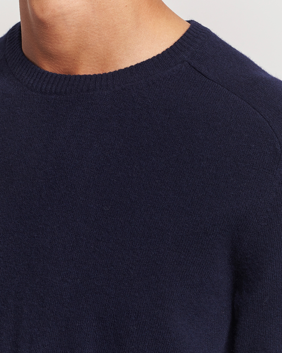 Mies | Puserot | KnowledgeCotton Apparel | Lambswool Roundneck Navy