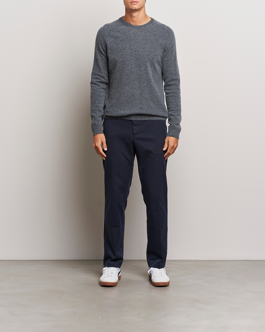 Mies | Puserot | KnowledgeCotton Apparel | Lambswool Roundneck Dark Grey