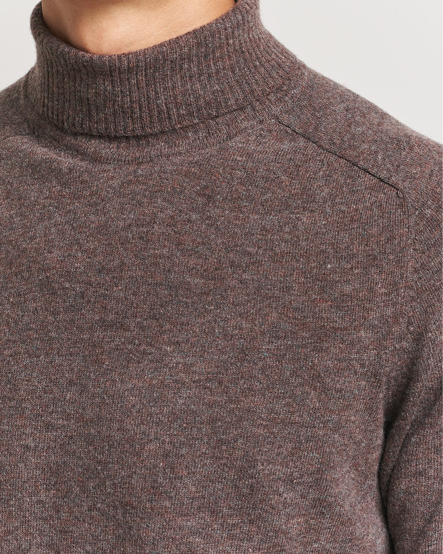 Mies | Puserot | KnowledgeCotton Apparel | Lambswool Rollneck Brown