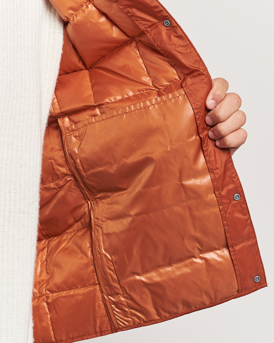 Mies | Takit | TAION | V-Neck Lightweight Down Vest Brick Orange
