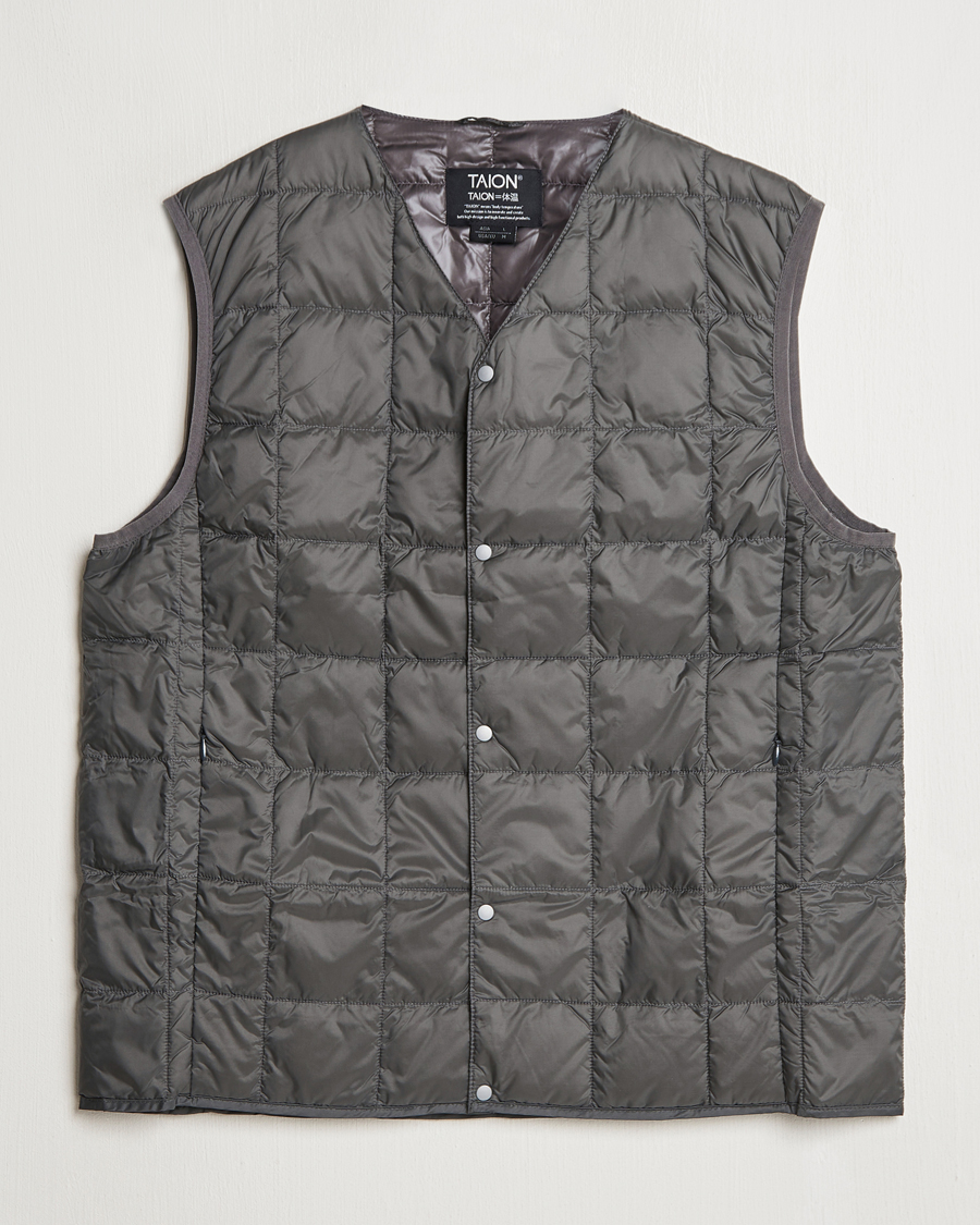 Mies | Takit | TAION | V-Neck Lightweight Down Vest Dark Grey