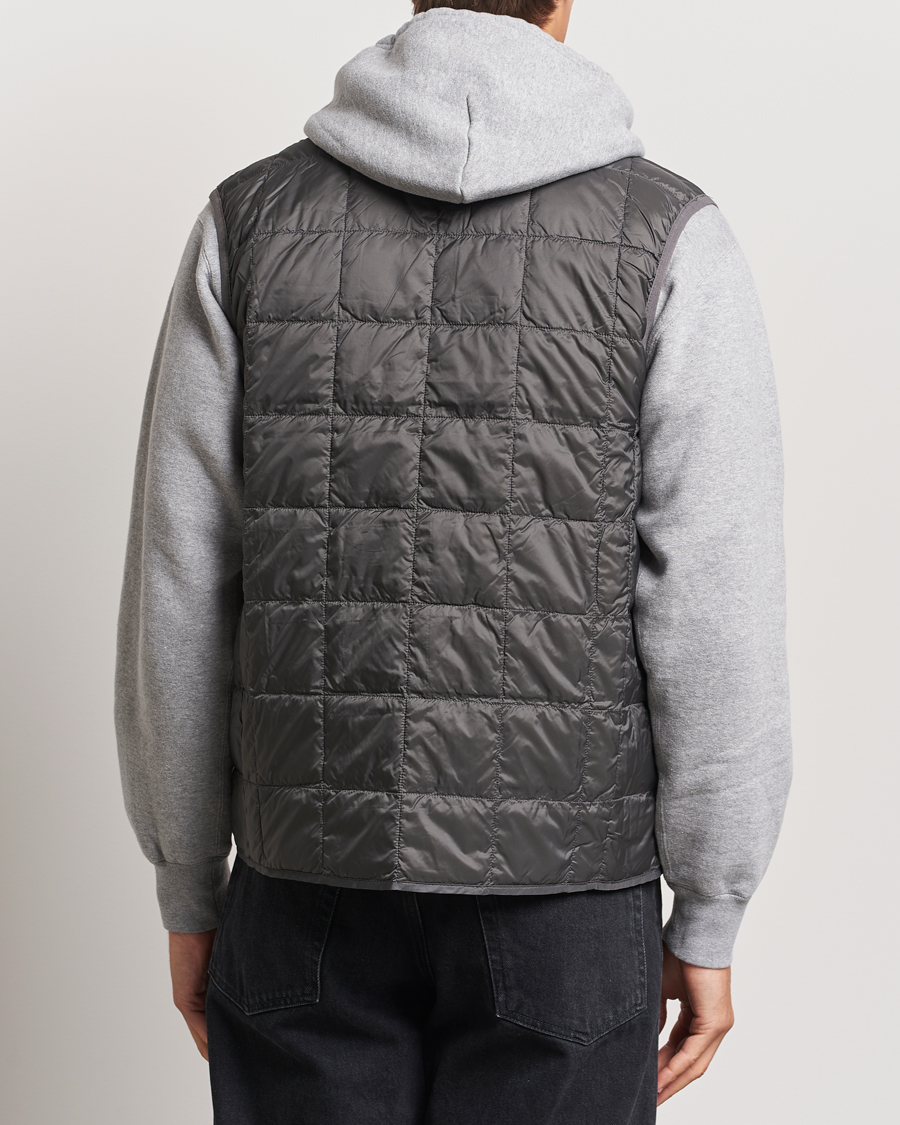 Mies | Takit | TAION | V-Neck Lightweight Down Vest Dark Grey