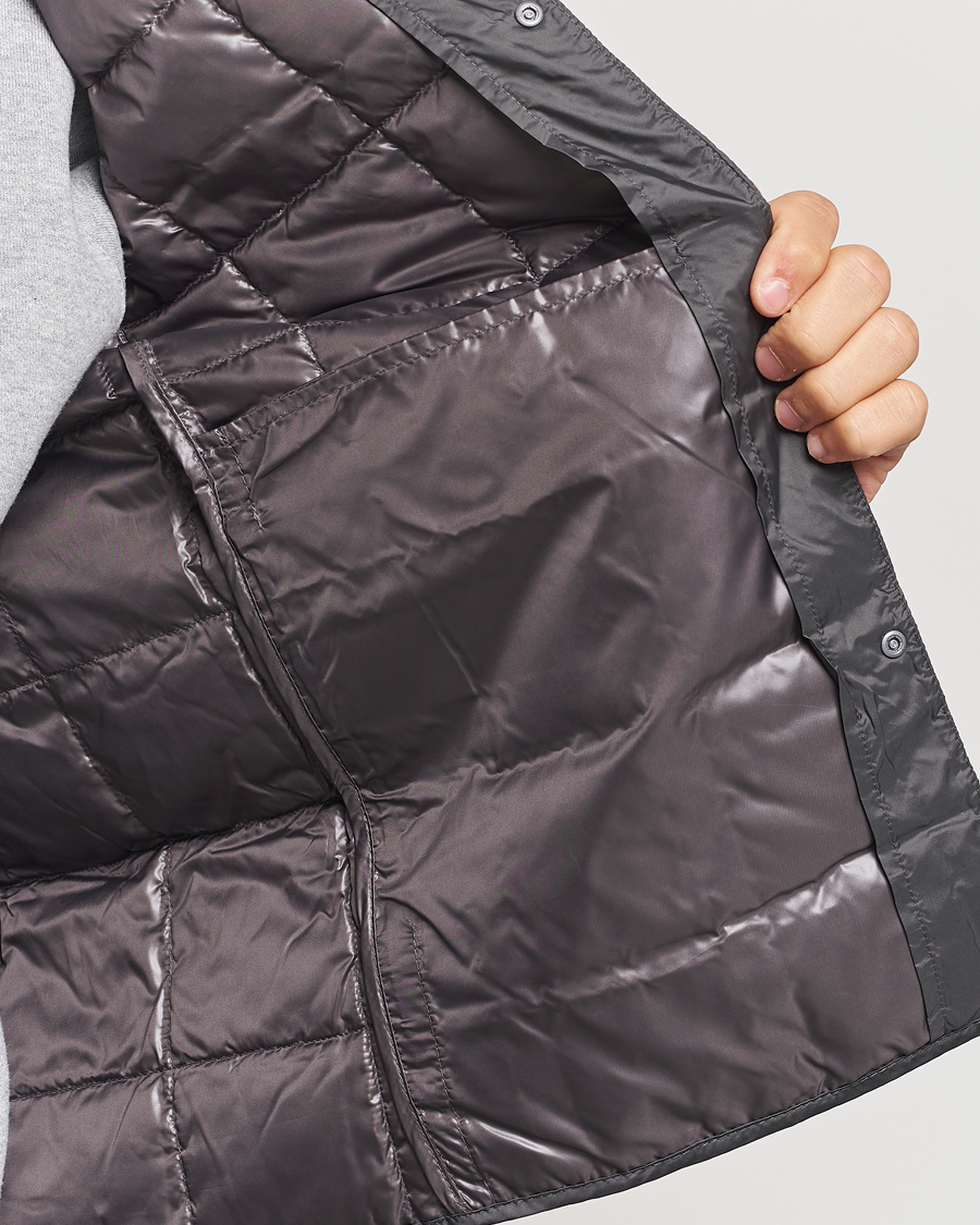 Mies | Takit | TAION | V-Neck Lightweight Down Vest Dark Grey