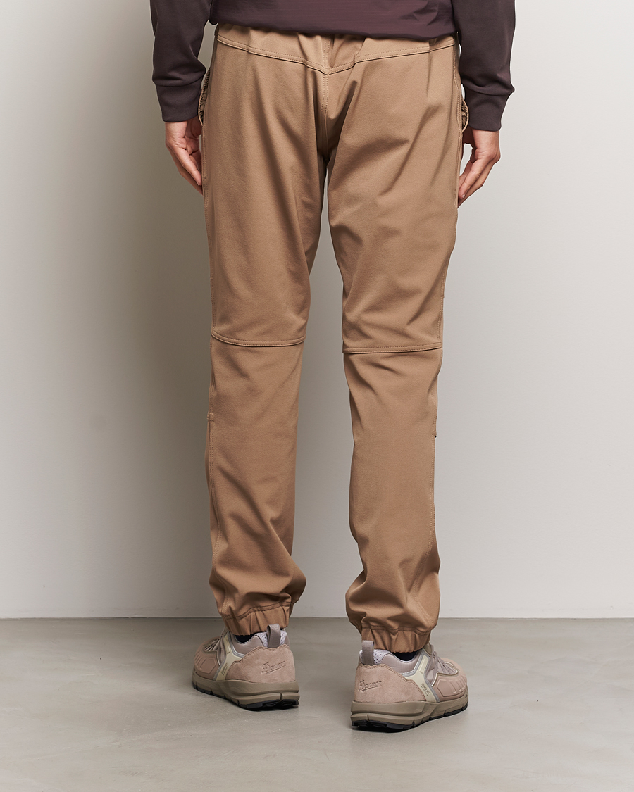 Mies | Housut | Moncler Grenoble | Belted Tech Pants Beige