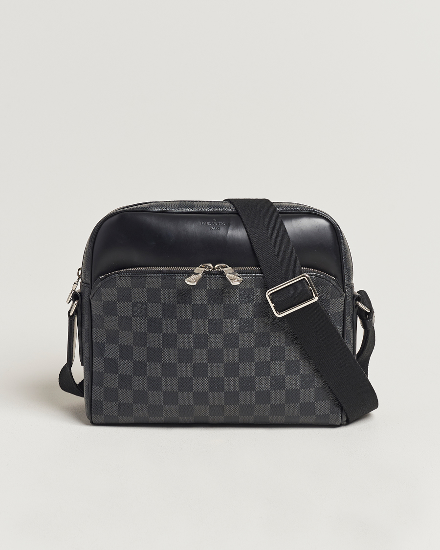 Mies | Louis Vuitton Pre-Owned Dayton Reporter MM Damier Graphite | Louis Vuitton Pre-Owned | Dayton Reporter MM Damier Graphite
