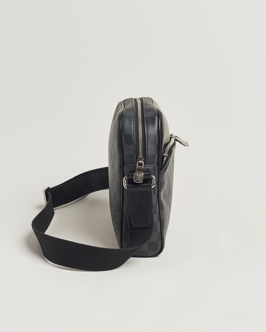 Mies | Louis Vuitton Pre-Owned Dayton Reporter MM Damier Graphite | Louis Vuitton Pre-Owned | Dayton Reporter MM Damier Graphite