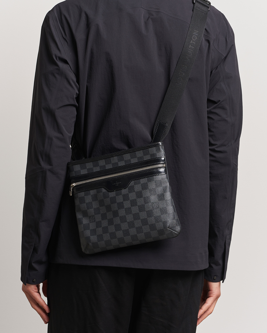 Mies | Louis Vuitton Pre-Owned | Louis Vuitton Pre-Owned | Thomas Messenger Bag Damier Graphite 