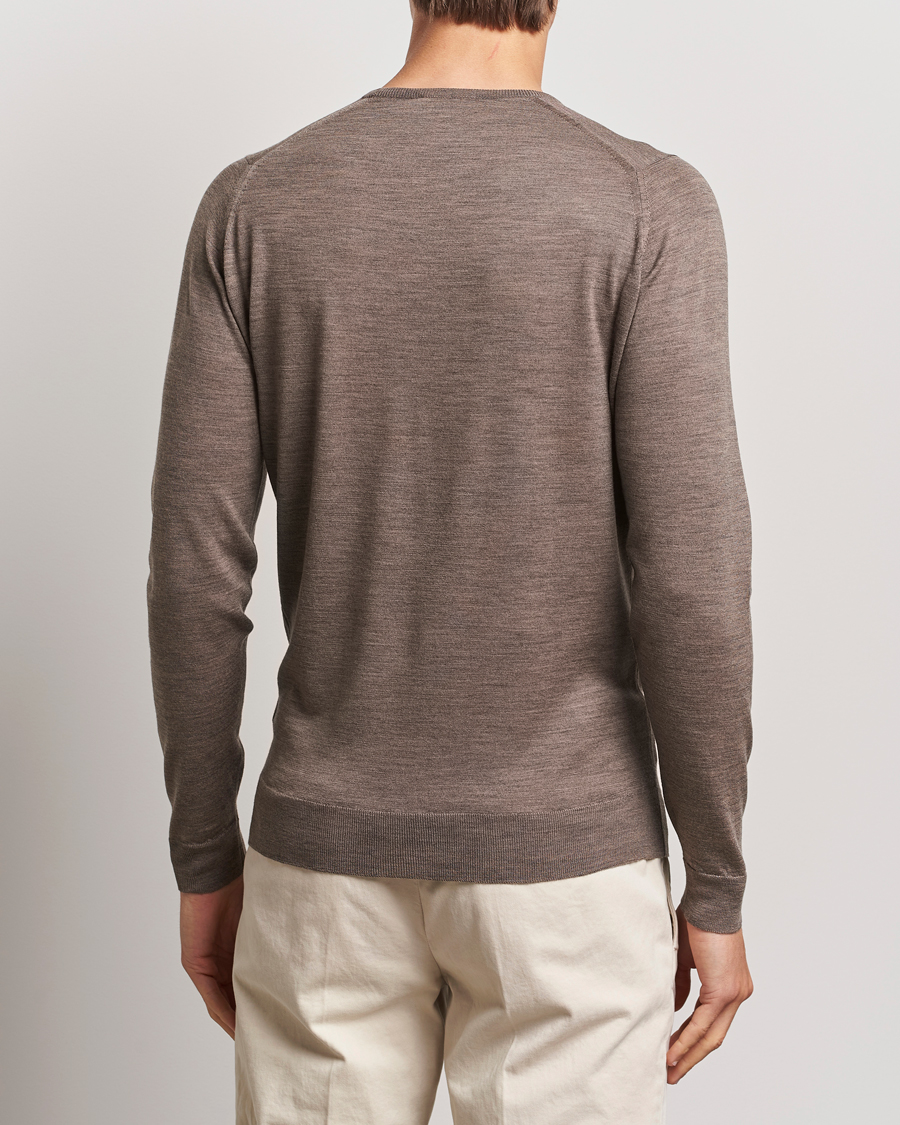 Mies | Puserot | John Smedley | Lundy Extra Fine Merino Crew Neck Mushroom Brown