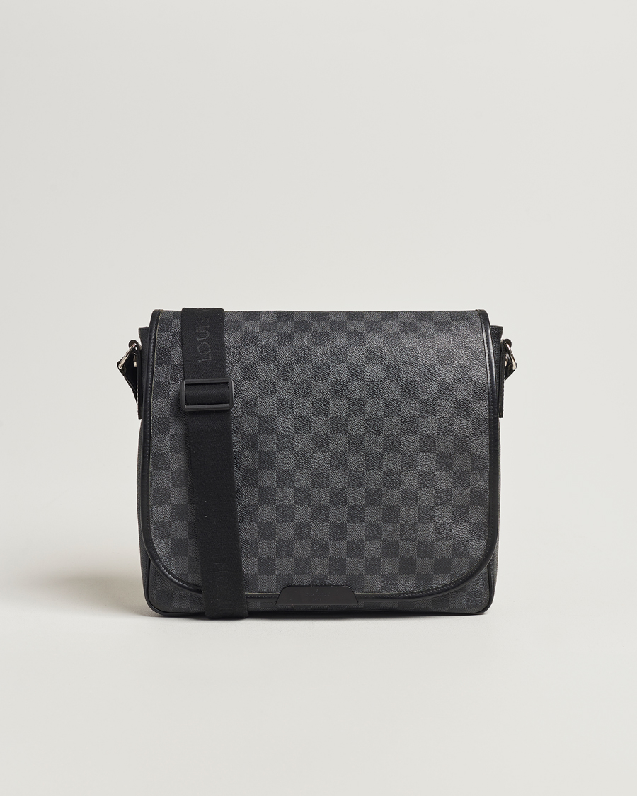 Mies | Louis Vuitton Pre-Owned Daniel MM Shoulder Bag Damier Graphite | Louis Vuitton Pre-Owned | Daniel MM Shoulder Bag Damier Graphite