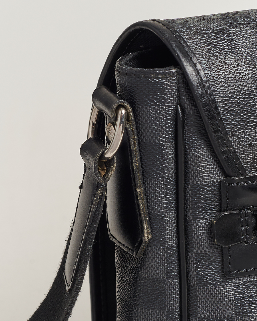 Mies | Louis Vuitton Pre-Owned Daniel MM Shoulder Bag Damier Graphite | Louis Vuitton Pre-Owned | Daniel MM Shoulder Bag Damier Graphite