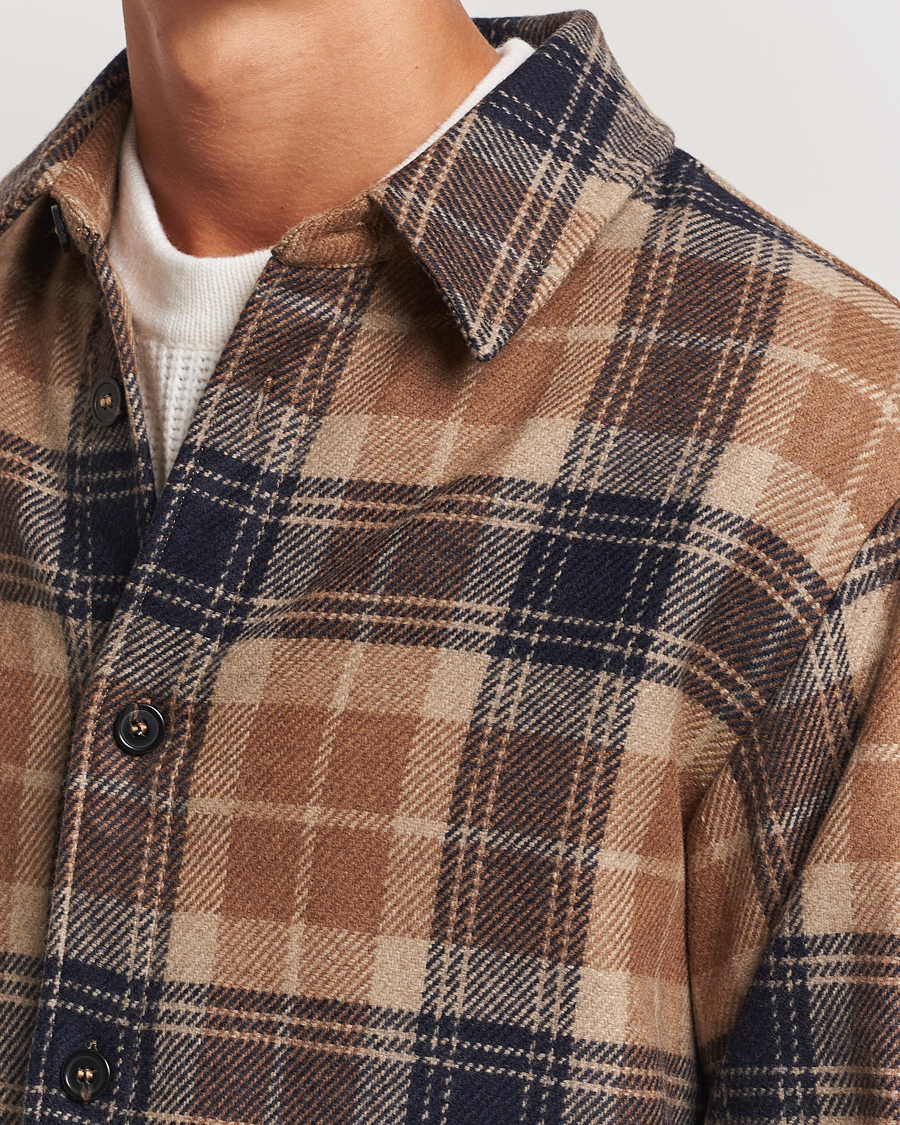 Mies | Kauluspaidat | A.P.C. | Bobby Wool Checked Overshirt Beige Check